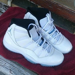 Jordan 11 Legend Blues Worn twice